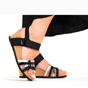 Mephisto Lucia Women's Heeld Wedges Sandals $289 in Black/Multi